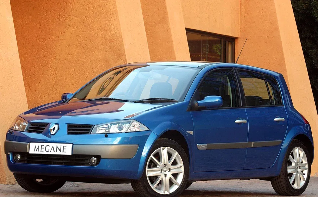 Логотип Renault Megane Хэтчбек 5 дв. 2 поколение