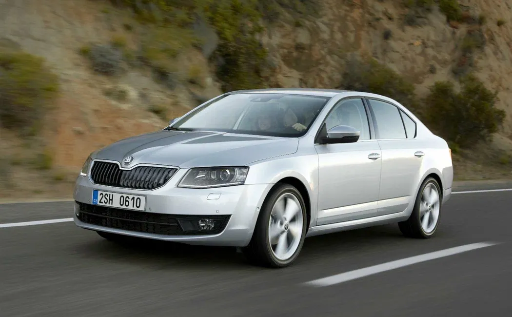 Логотип Skoda Octavia Лифтбек 4 дв. 3 (A7)