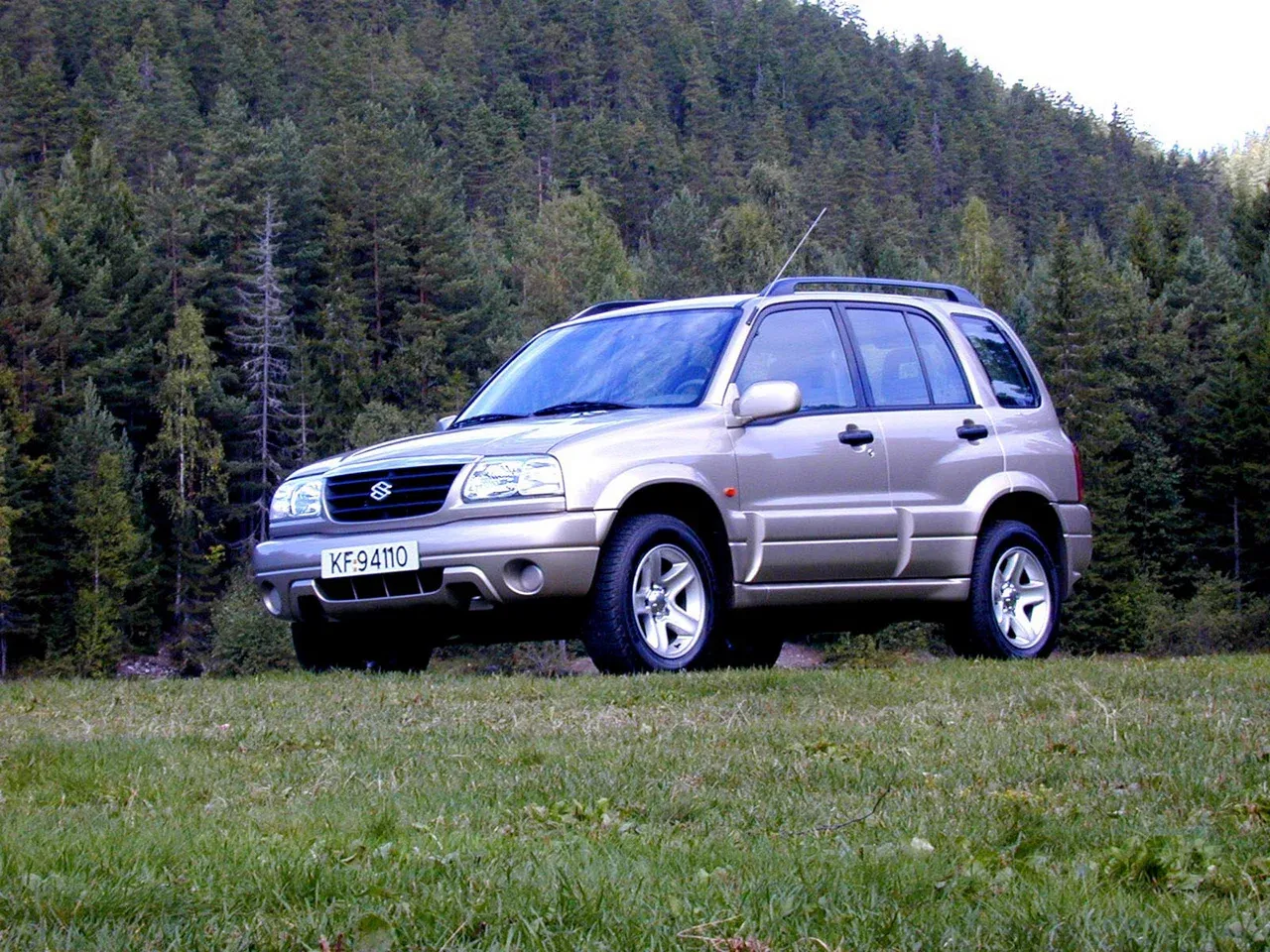 Логотип Suzuki Grand Vitara Внедорожник 5 дв. 2 поколение