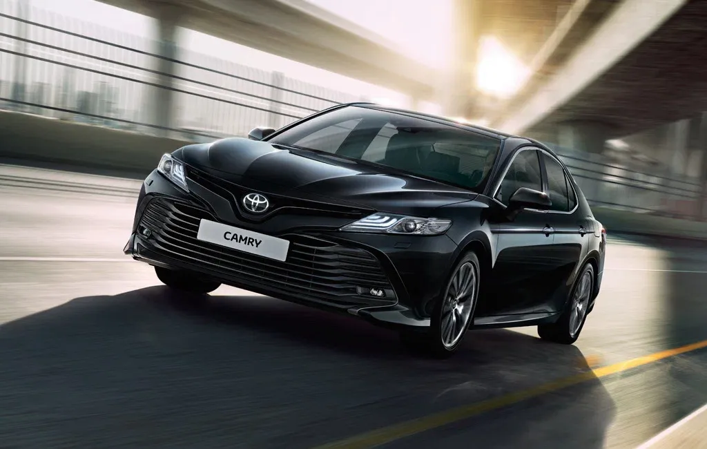 Логотип Toyota Camry Седан 4 дв. 8 (xv70)