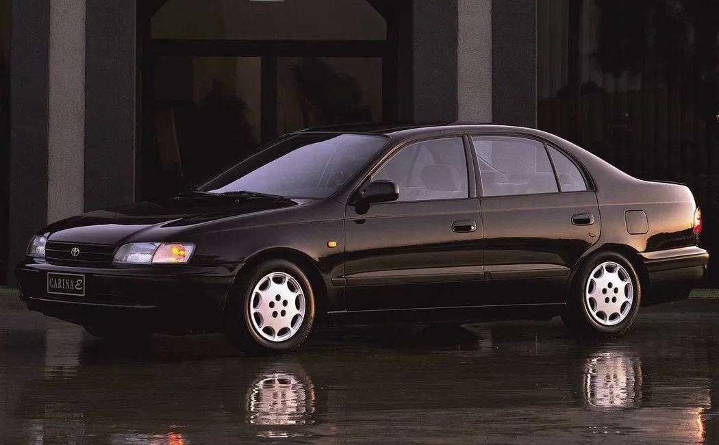 Логотип Carina E