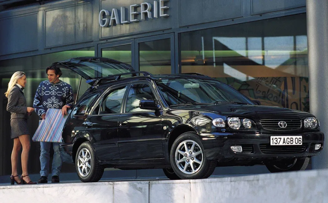 Логотип Toyota Corolla Универсал 5 дв. 8 (E110)