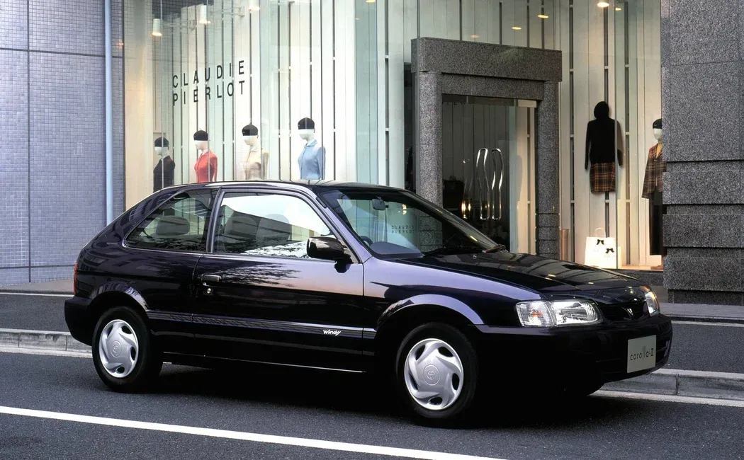 Логотип Toyota Corolla Хэтчбек 3 дв. 5 (L50)