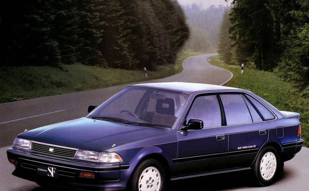 Логотип Toyota Corona Лифтбек 5 дв. 8 (T170)