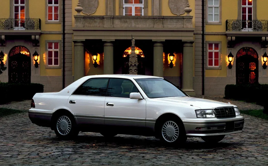 Логотип Crown