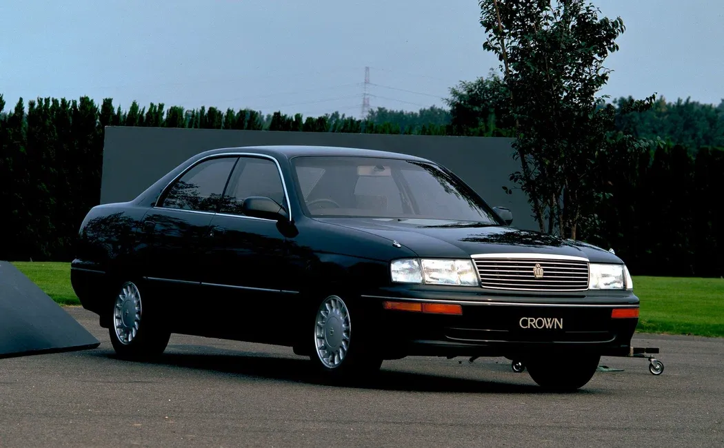 Логотип Toyota Crown Седан 4 дв. 9 (S140)