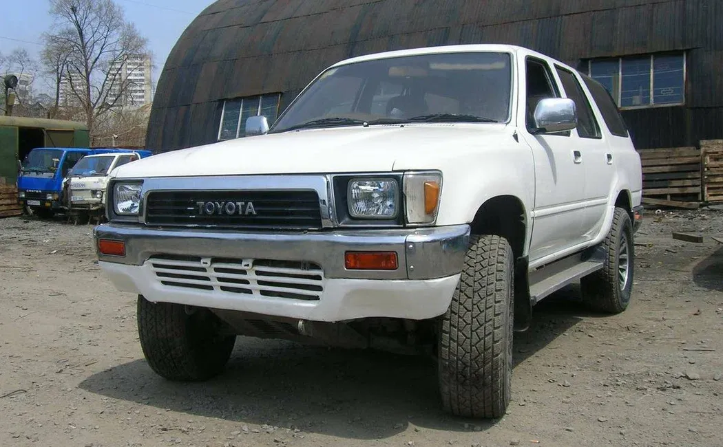 Логотип HiLux SURF