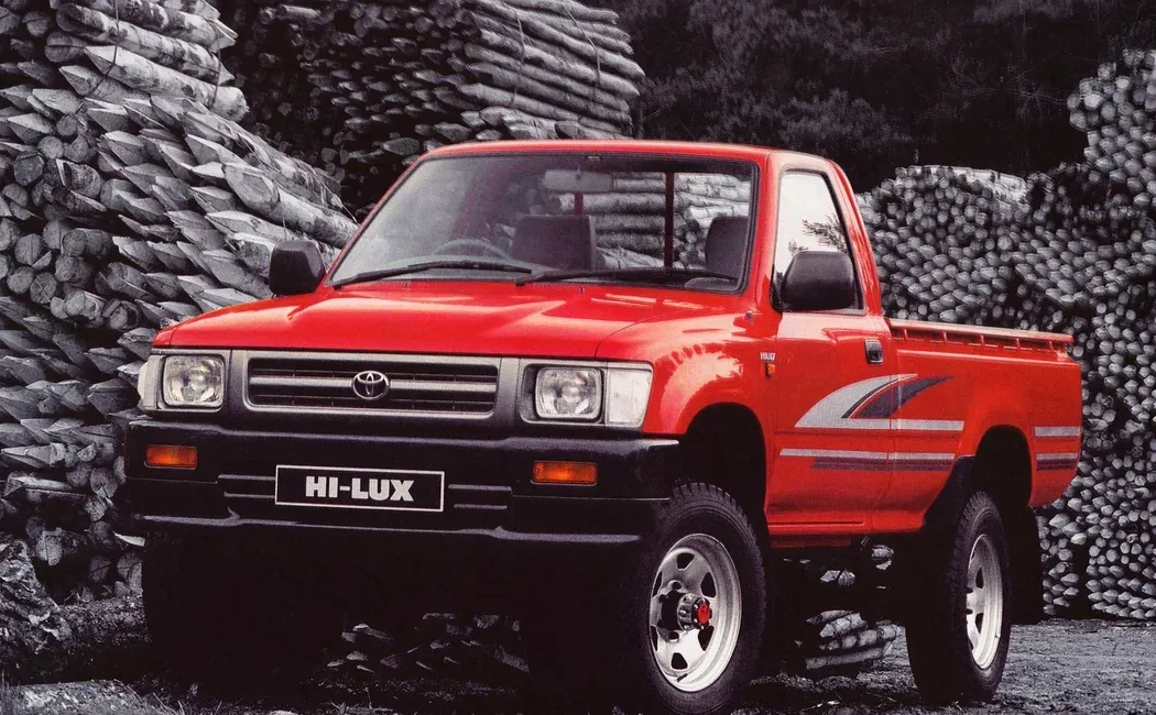 Логотип Toyota HiLux/4Runner Пикап 2 дв. 5 поколение