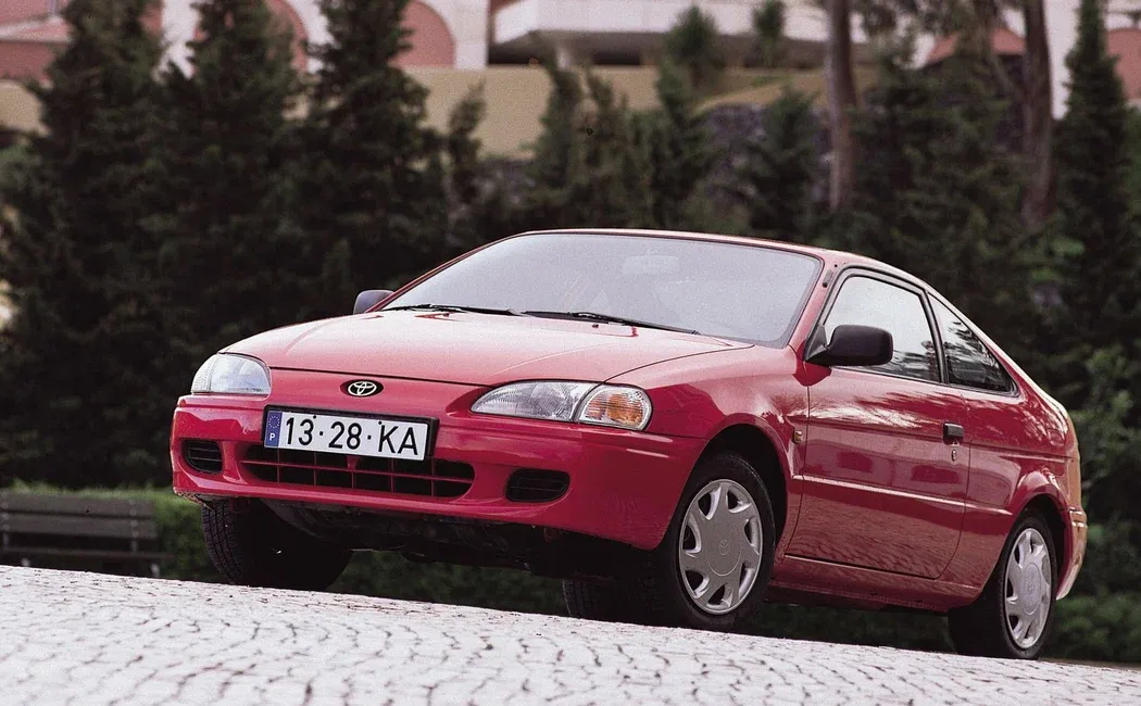 Логотип Toyota Paseo Купе 2 дв. 2 поколение