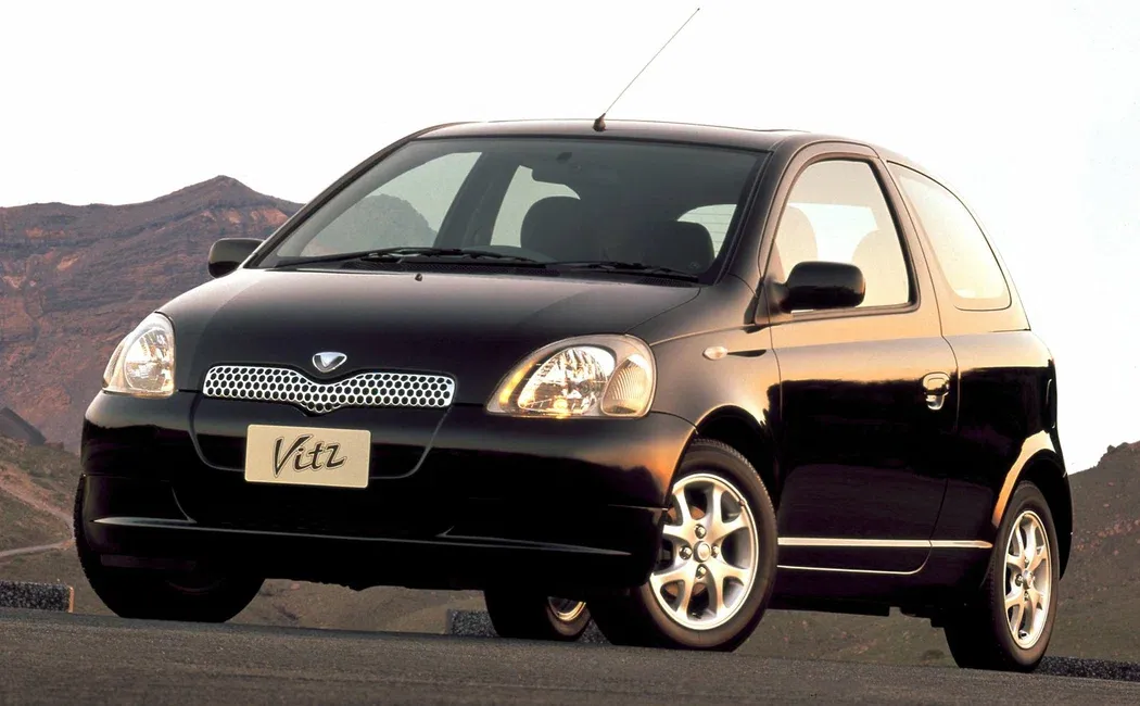 Логотип Toyota Vitz Хэтчбек 3 дв. 1 (P10)