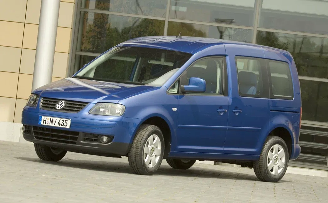 Логотип Volkswagen Caddy Фургон 5 дв. 3 поколение