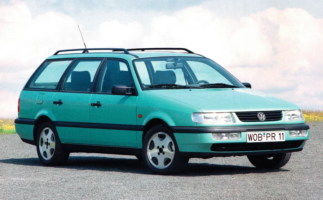 Логотип Volkswagen Passat Универсал 5 дв. 4 (B4)