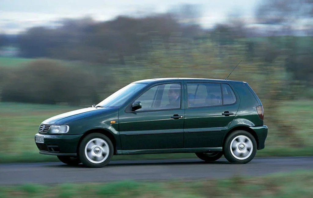 Логотип Volkswagen Polo Хэтчбек 5 дв. 3 поколение