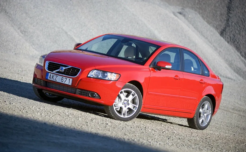 Логотип Volvo S40 Седан 4 дв. 2 поколение