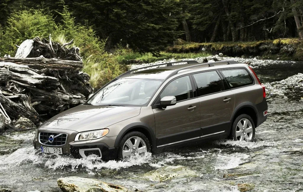 Логотип Volvo XC70 Универсал 5 дв. 2 поколение